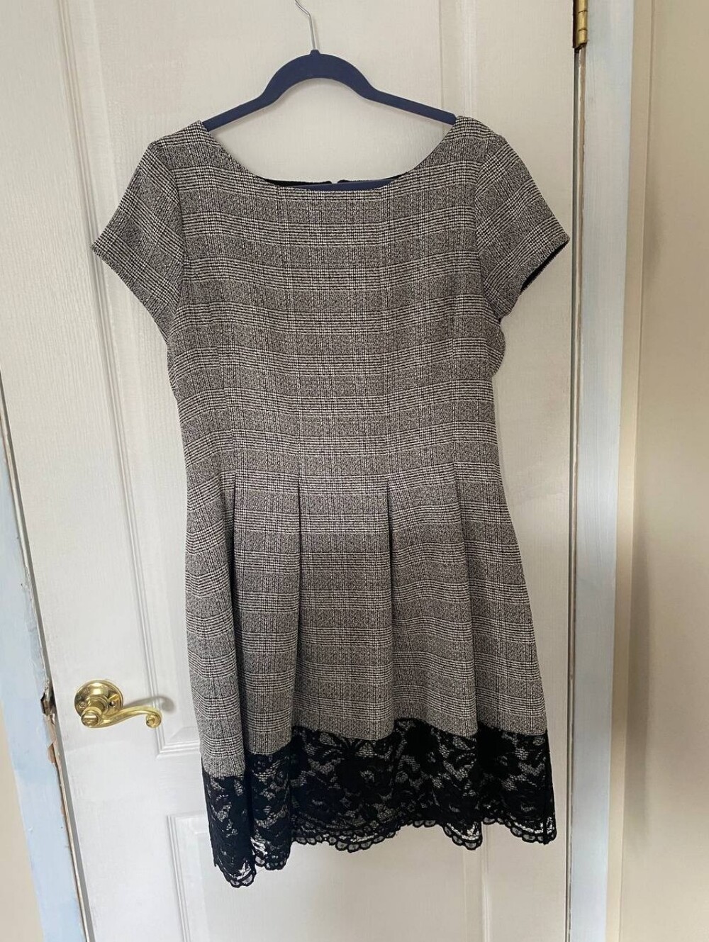Eliza J Gray Plaid Patterned Short Sleeve Dress with Black Lace Trim Size 14